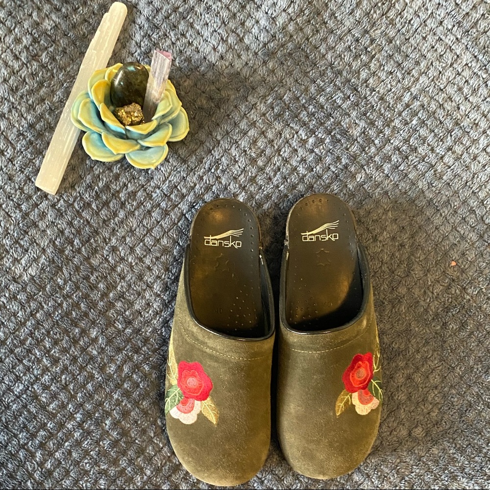 Beautiful Embroidered Dansko Slip On size 40